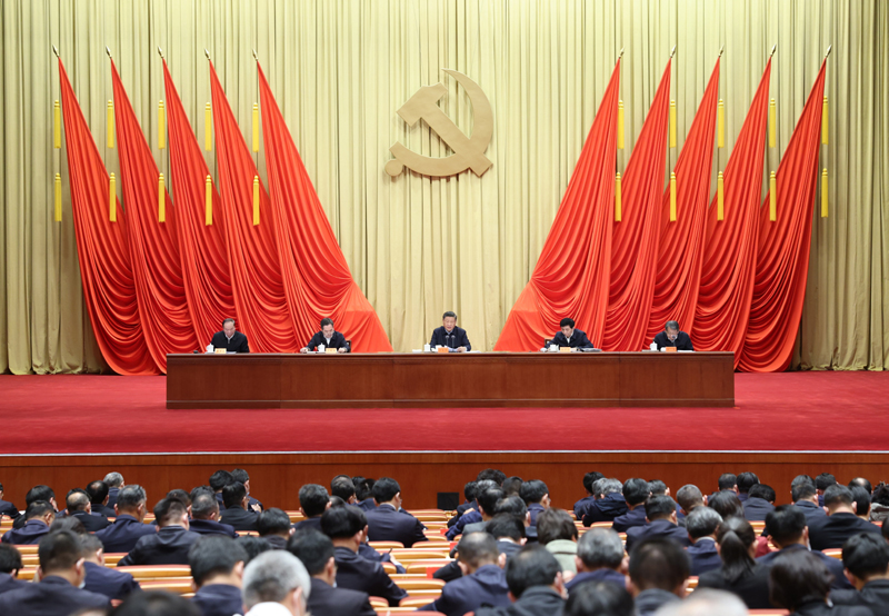 3月1日，2022年春季学期中央党校（国家行政学院）中青年干部培训班在中央党？。中共中央总书记、国家主席、中央军委主席习近平在开班式上揭晓主要讲话。 新华社记者 刘彬 摄